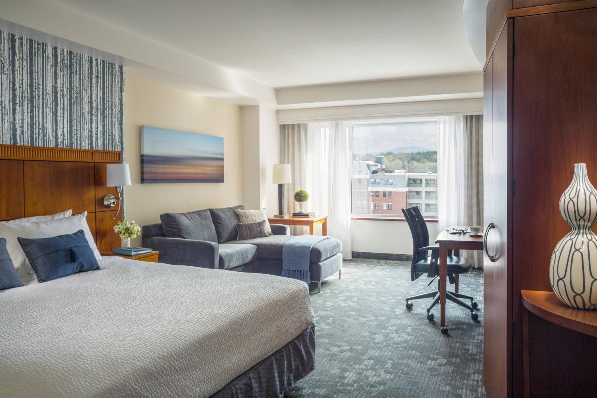 Courtyard Burlington Harbor Hotel Ngoại thất bức ảnh